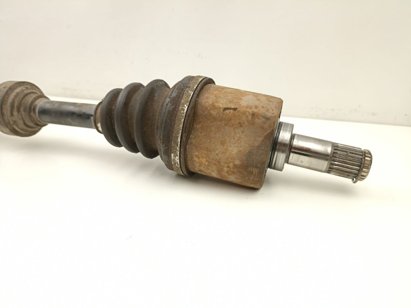 Recambio de transmision delantera izquierda para mitsubishi carisma 1.8 g referencia OEM IAM MR910297  