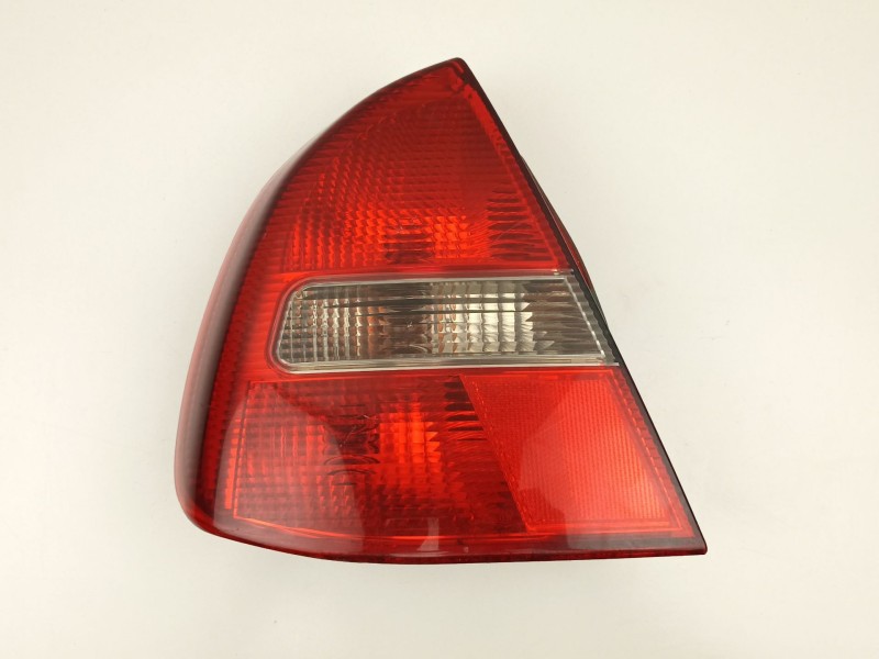 Recambio de piloto trasero izquierdo para mitsubishi carisma 1.8 g referencia OEM IAM MR485469  