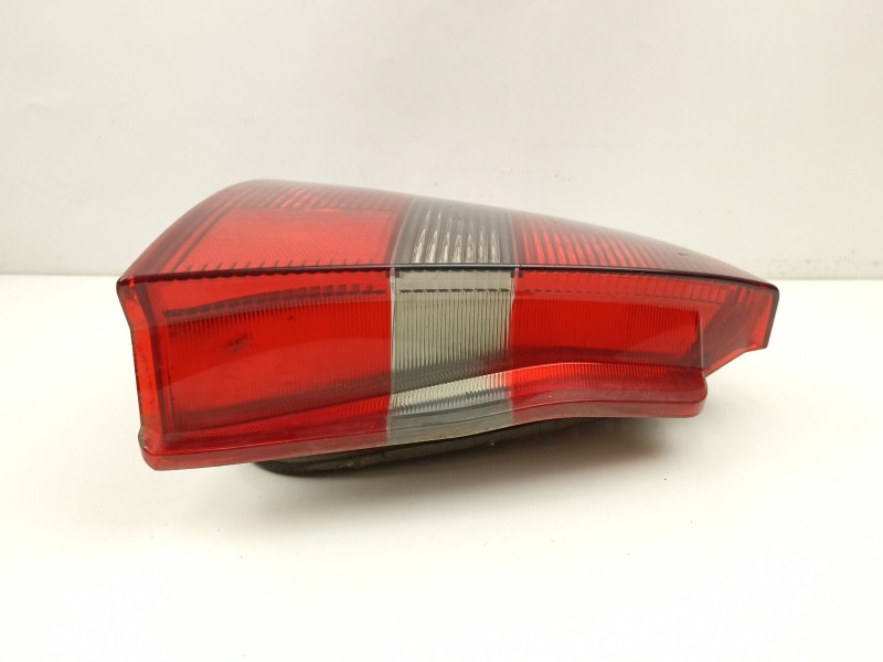 Recambio de piloto trasero izquierdo para mitsubishi carisma 1.8 g referencia OEM IAM MR485469  