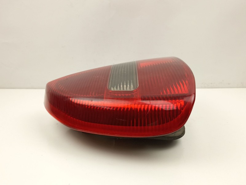 Recambio de piloto trasero izquierdo para mitsubishi carisma 1.8 g referencia OEM IAM MR485469  