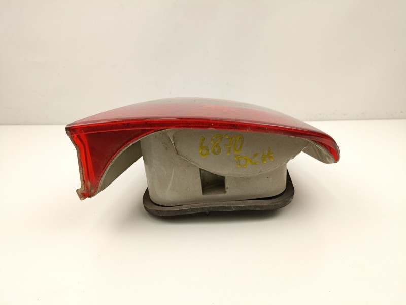 Recambio de piloto trasero derecho para mitsubishi carisma 1.8 g referencia OEM IAM MR485470  