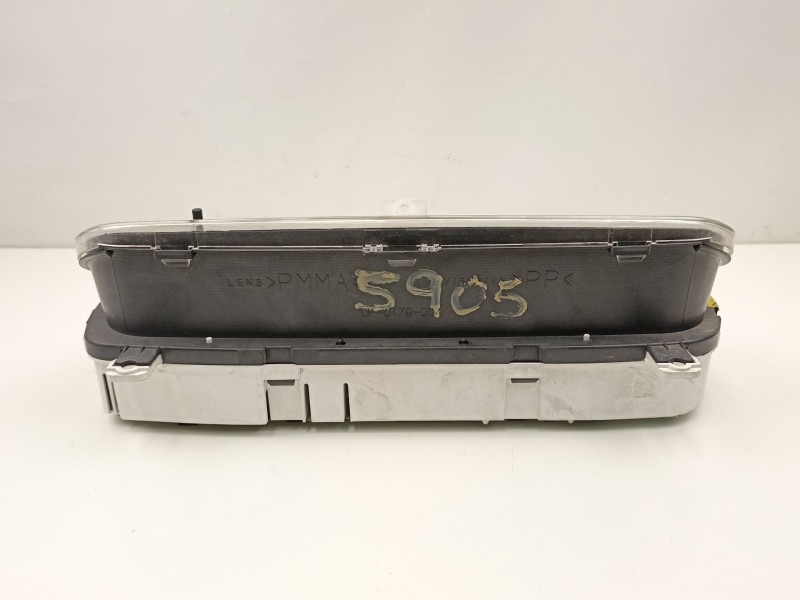 Recambio de cuadro instrumentos para mitsubishi carisma 0.1 d referencia OEM IAM MR381000  