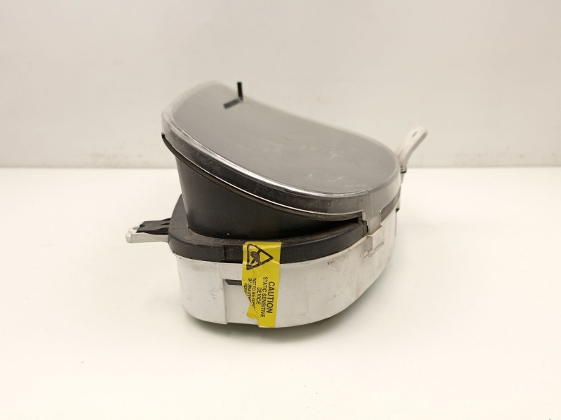 Recambio de cuadro instrumentos para mitsubishi carisma 0.1 d referencia OEM IAM MR381000  