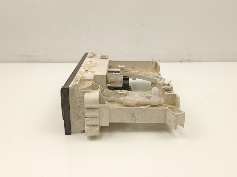 Recambio de mandos calefaccion aire para mitsubishi carisma 0.1 d referencia OEM IAM MR500529  