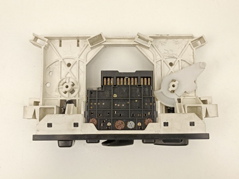 Recambio de mandos calefaccion aire para mitsubishi carisma 0.1 d referencia OEM IAM MR500529  