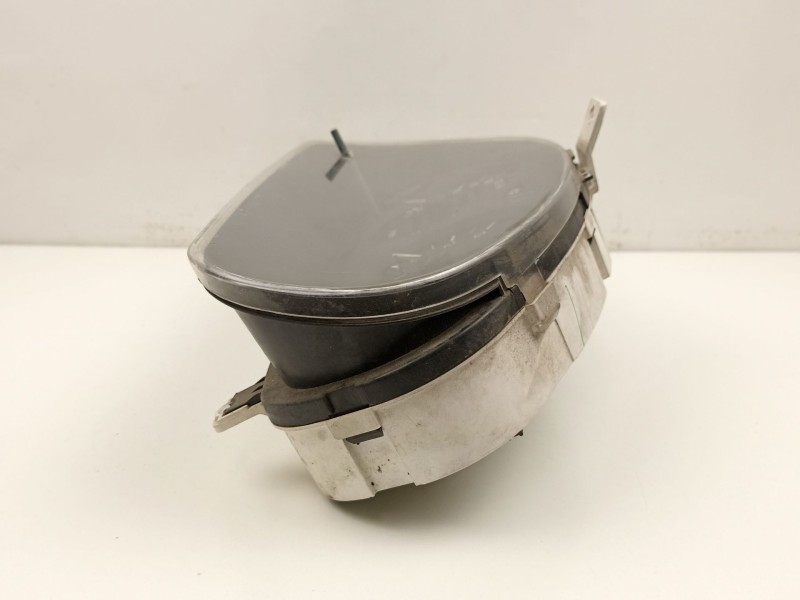 Recambio de cuadro instrumentos para mitsubishi carisma 1.8 g /4g93 referencia OEM IAM MR149802  