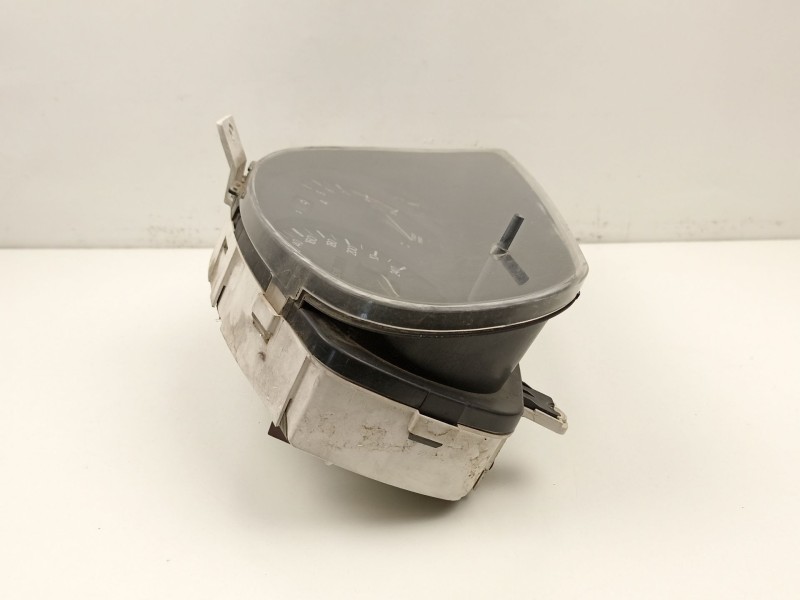 Recambio de cuadro instrumentos para mitsubishi carisma 1.8 g /4g93 referencia OEM IAM MR149802  