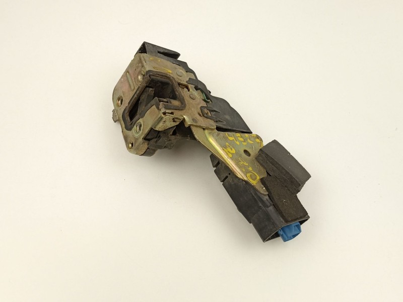 Recambio de cerradura puerta delantera izquierda para mitsubishi carisma 1.6 g -4g92 referencia OEM IAM M816478  