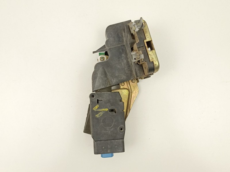 Recambio de cerradura puerta delantera izquierda para mitsubishi carisma 1.6 g -4g92 referencia OEM IAM M816478  