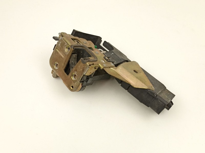 Recambio de cerradura puerta trasera izquierda para mitsubishi carisma 1.8 g -6-4693 16v referencia OEM IAM MR911347  