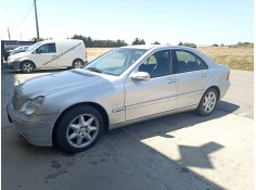 mercedes-benz clase c (w203) berlina del año 2001