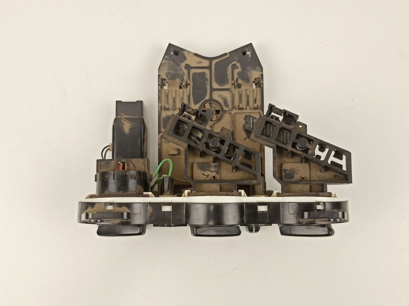 Recambio de mandos calefaccion aire para hyundai accent 1.3 g referencia OEM IAM 9725025350  