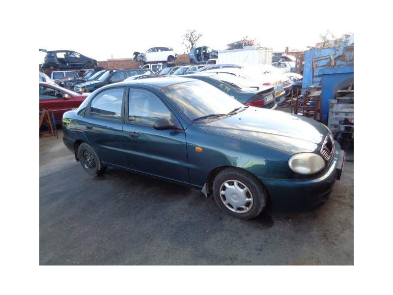 DAEWOO LANOS SEDÁN (KLAT)