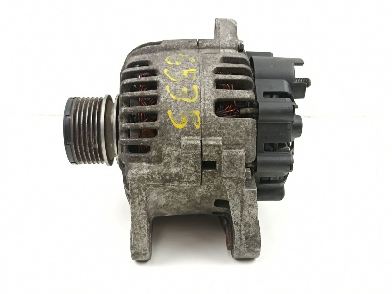 Recambio de alternador para renault megane 1.5 d referencia OEM IAM 8200386806  