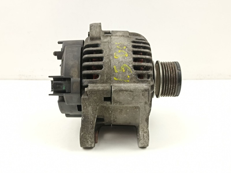 Recambio de alternador para renault megane 1.5 d referencia OEM IAM 8200386806  
