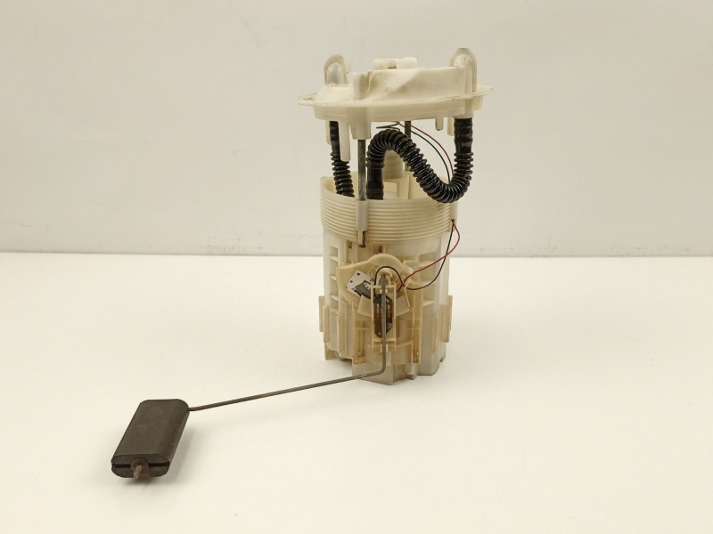 Recambio de bomba combustible aforador para renault megane 1.9 dci grand tour referencia OEM IAM 8200288808  