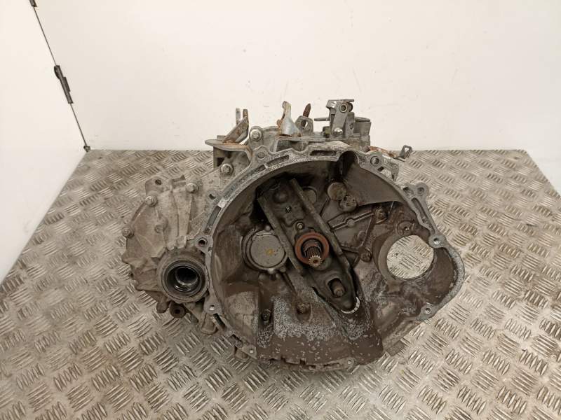 Recambio de caja cambios 5v gasolina para mitsubishi colt vi (z3_a, z2_a) 1.3 (z21a) referencia OEM IAM 2500A223  P2500A223