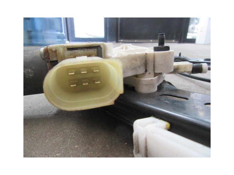 Recambio de elevalunas del-izdo : bmw 320 : 2.0 td (163,15cv) 5p-ingles [2007] para bmw  320 2.0 td 5p-ingles referencia OEM IAM