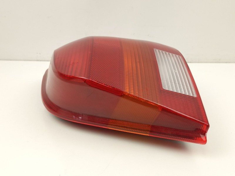 Recambio de piloto trasero derecho para ford fiesta iii (gfj) 1.4 referencia OEM IAM 89FG13A602  