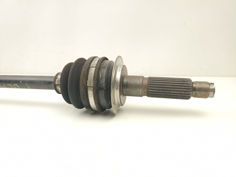 Recambio de transmision trasera derecha para subaru forester 2.0 td referencia OEM IAM 28421SG020  