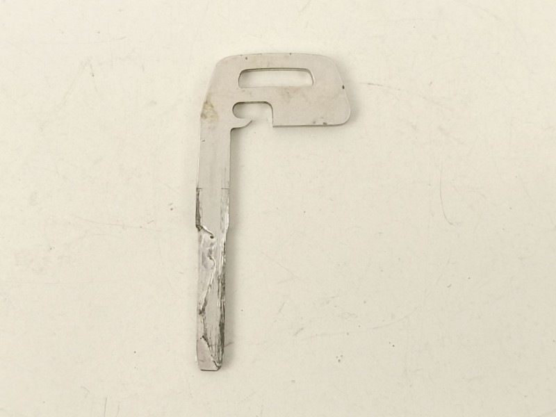 Recambio de manilla delantera izquierda para volvo v50 familiar 2.0 d kinetic referencia OEM IAM 30784198  