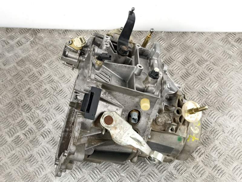 Recambio de caja cambios 5v diesel para citroën berlingo 1.9 d -wjy referencia OEM IAM 20TE24  
