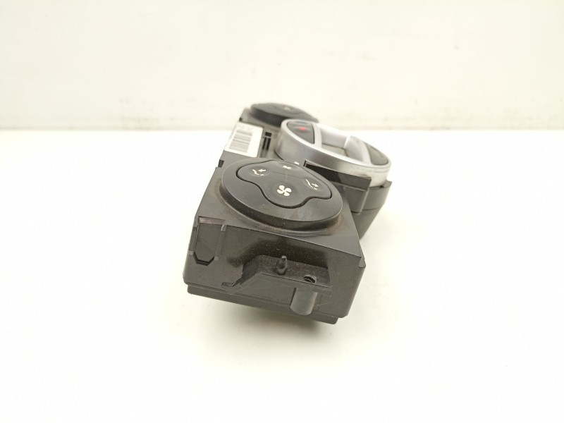 Recambio de mandos calefaccion aire para renault scenic 1.9 dci referencia OEM IAM 8200501465  