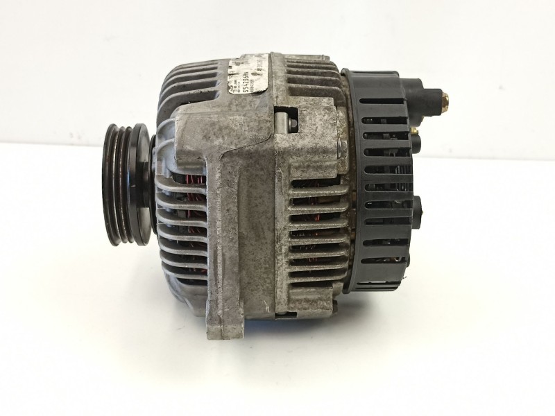 Recambio de alternador para renault megane 1.4 g referencia OEM IAM 7700436628  