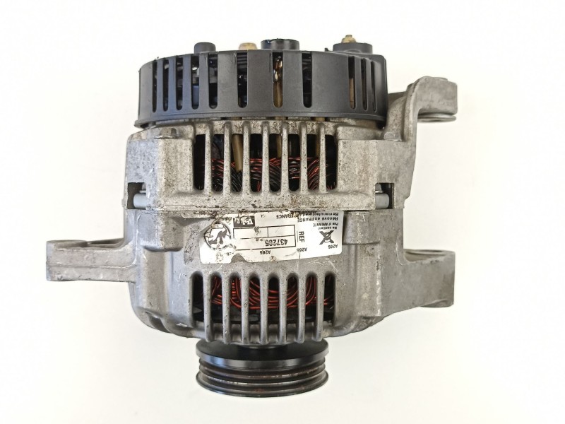 Recambio de alternador para renault megane 1.4 g referencia OEM IAM 7700436628  