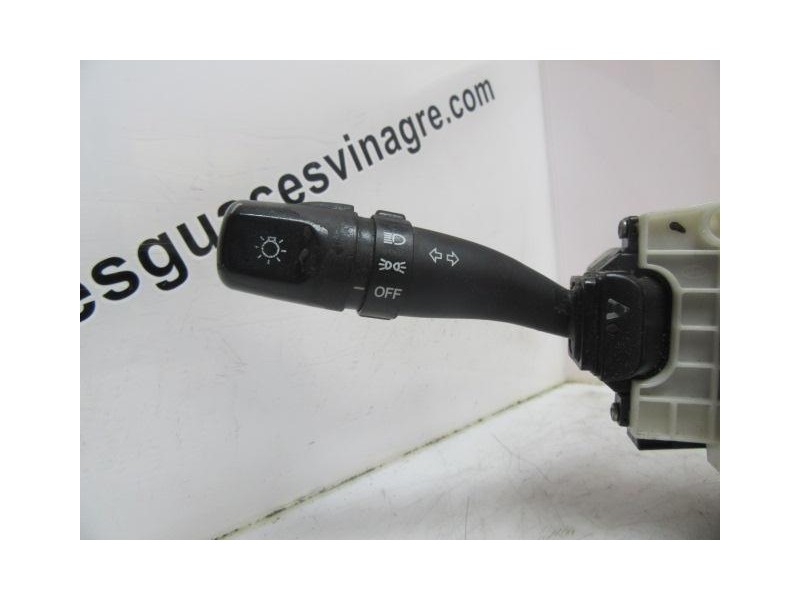 Recambio de mando luces y limpias : hyundai accent : 1.5 td (81,98cv) [2005] para hyundai accent 1.5 td referencia OEM IAM   