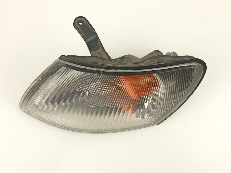 Recambio de piloto delantero izquierdo para toyota carina e vi (_t19_) 1.6 (at190) referencia OEM IAM 8152005010  