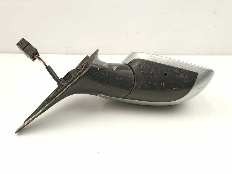 Recambio de retrovisor derecho para audi a4 avant (b5) 1.8 20v turbo referencia OEM IAM 8D1858532C  