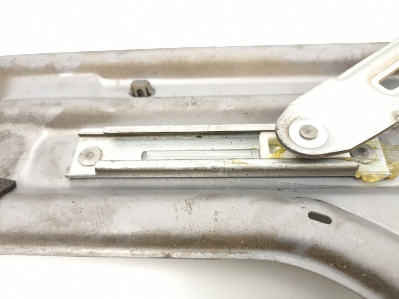 Recambio de elevalunas trasero izquierdo para hyundai trajet (fo) 2.0 crdi referencia OEM IAM 834703A000  