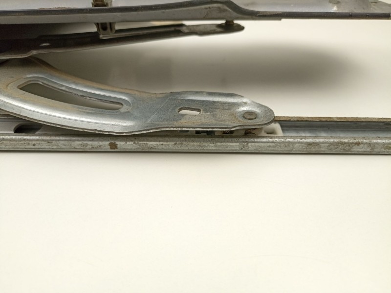 Recambio de elevalunas delantero derecho para hyundai trajet (fo) 2.0 crdi referencia OEM IAM 824803A000  