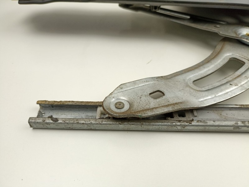 Recambio de elevalunas delantero izquierdo para hyundai trajet (fo) 2.0 crdi referencia OEM IAM 824703A000  