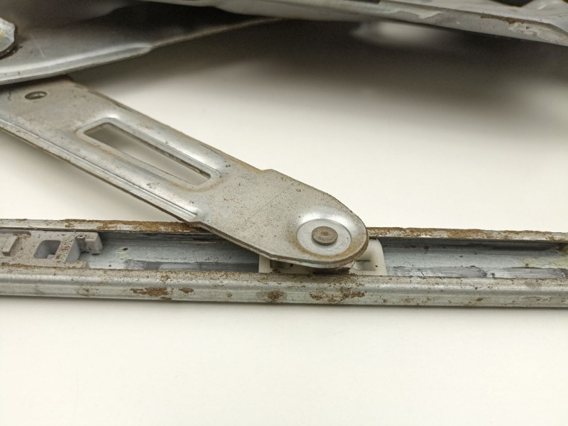 Recambio de elevalunas delantero izquierdo para hyundai trajet (fo) 2.0 crdi referencia OEM IAM 824703A000  