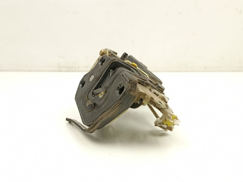 Recambio de cerradura puerta trasera derecha para hyundai trajet (fo) 2.0 crdi referencia OEM IAM 814203A000  