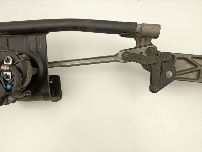 Recambio de motor limpia delantero para hyundai trajet (fo) 2.0 crdi referencia OEM IAM 981103A000  981503A000