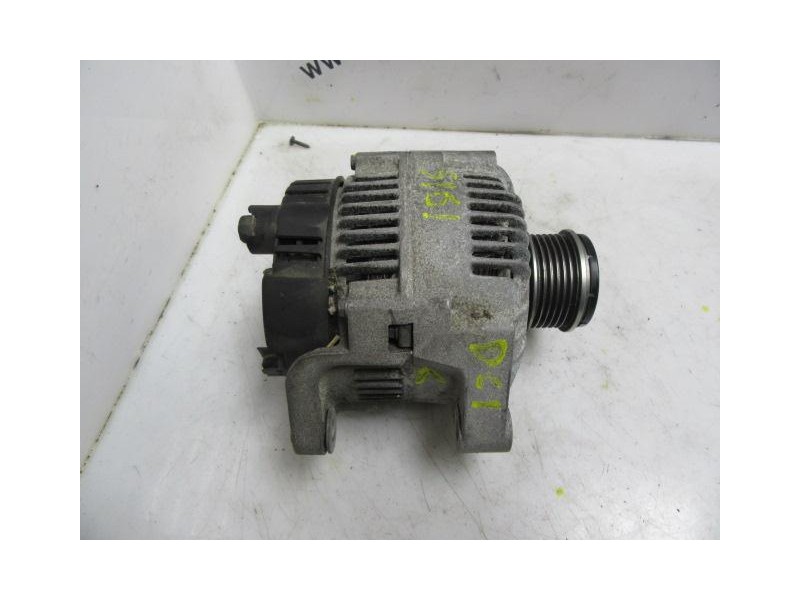 Recambio de alternador : renault megane : 1.9 dci (101,97cv) [2001] para renault megane 1.9 dci referencia OEM IAM 820006468580A