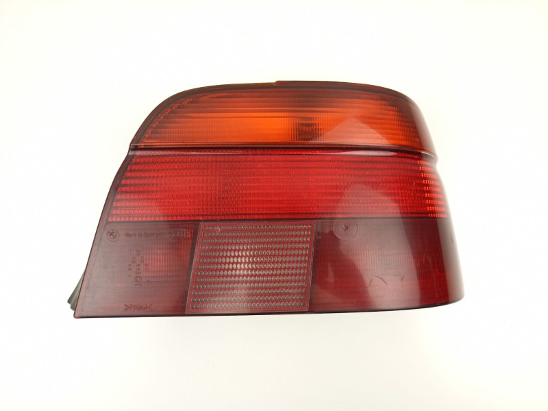 Recambio de piloto trasero derecho para bmw serie 5 berlina (e39) 2.0 520d referencia OEM IAM 63218363558  