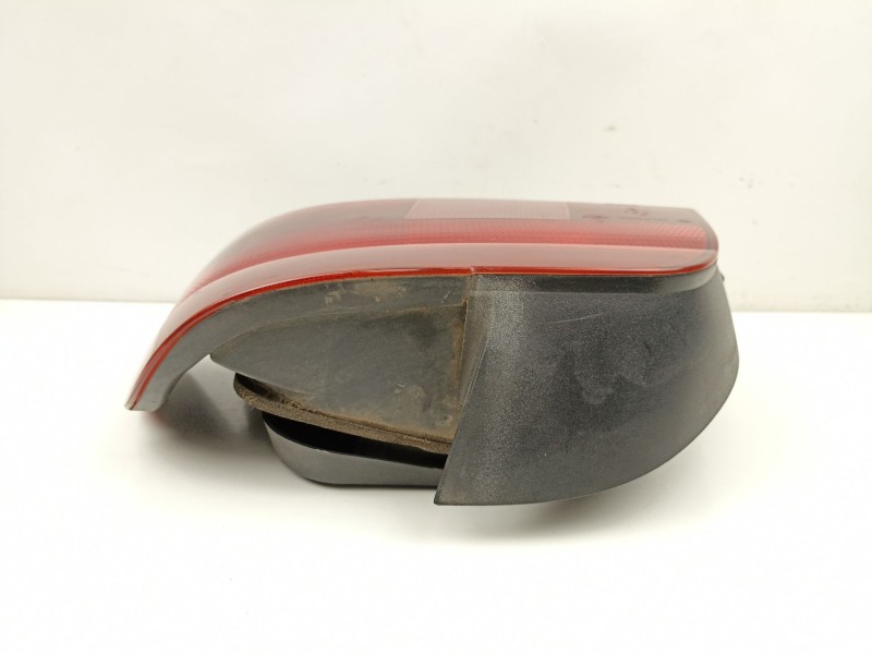 Recambio de piloto trasero derecho para bmw serie 5 berlina (e39) 2.0 520d referencia OEM IAM 63218363558  