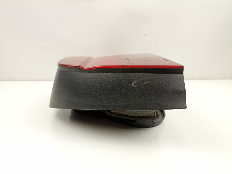 Recambio de piloto trasero derecho para bmw serie 5 berlina (e39) 2.0 520d referencia OEM IAM 63218363558  