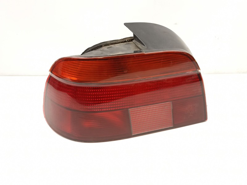 Recambio de piloto trasero izquierdo para bmw serie 5 berlina (e39) 2.0 520d referencia OEM IAM 63218363557  