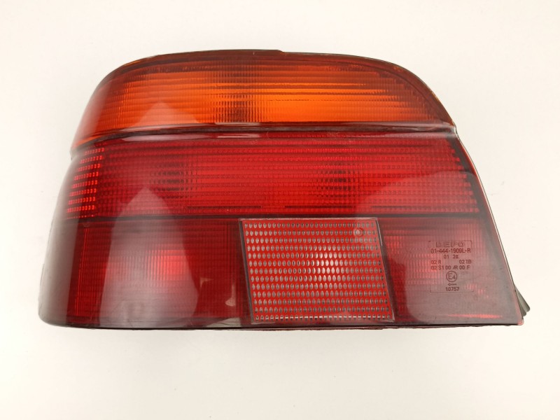 Recambio de piloto trasero izquierdo para bmw serie 5 berlina (e39) 2.0 520d referencia OEM IAM 63218363557  