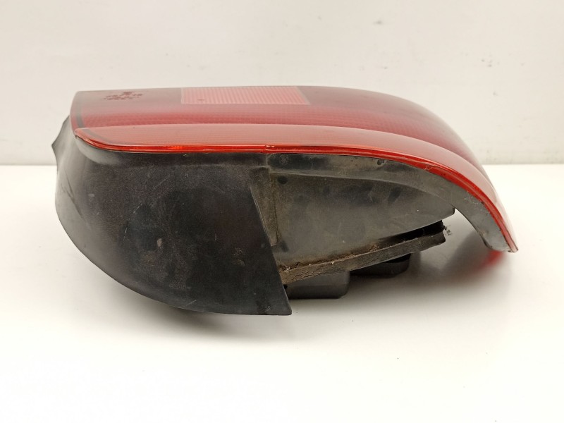 Recambio de piloto trasero izquierdo para bmw serie 5 berlina (e39) 2.0 520d referencia OEM IAM 63218363557  