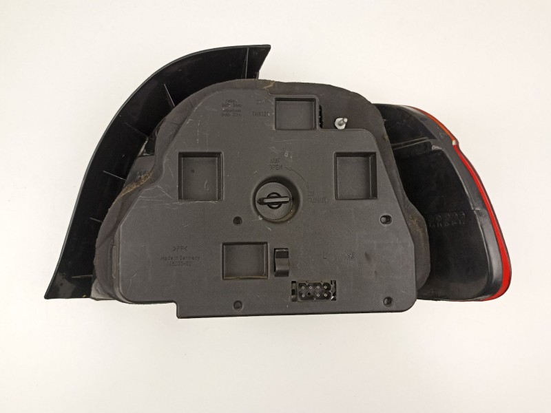 Recambio de piloto trasero izquierdo para bmw serie 5 berlina (e39) 2.0 520d referencia OEM IAM 63218363557  