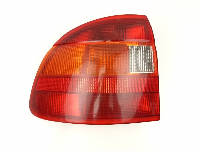 Recambio de piloto trasero izquierdo para opel astra 1.7 d referencia OEM IAM 90442020  