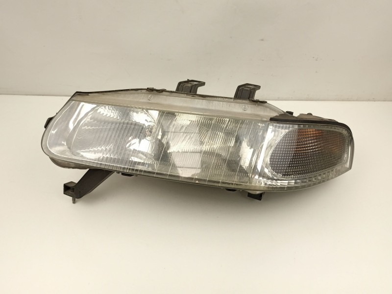 Recambio de faro izquierdo para rover 416 1.6 g referencia OEM IAM XBC103570  