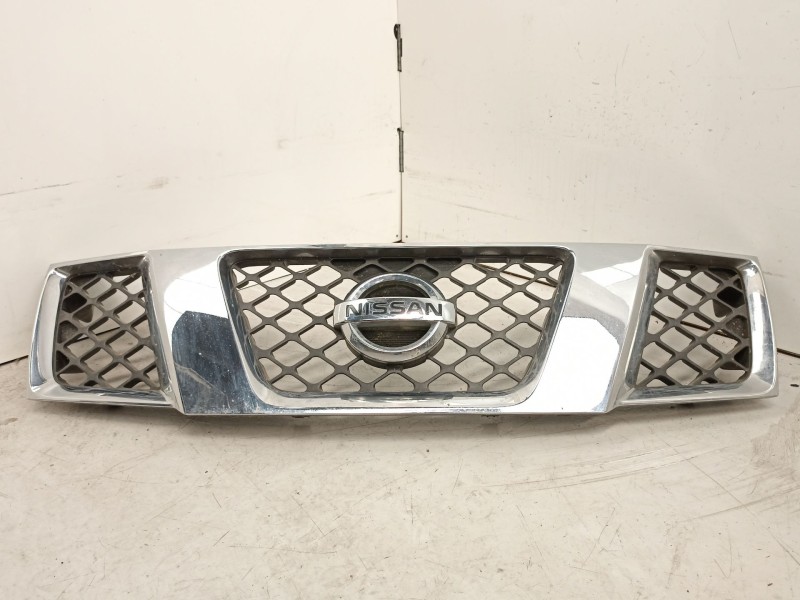 Recambio de rejilla para nissan pathfinder (r51) 2.5 dci chrome referencia OEM IAM 62310EB400  