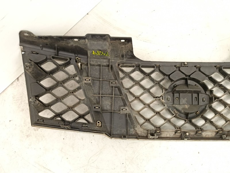 Recambio de rejilla para nissan pathfinder (r51) 2.5 dci chrome referencia OEM IAM 62310EB400  